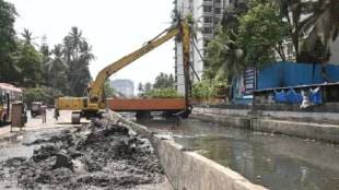 Municipal Corporations initiative for cleaning Vakola drain
