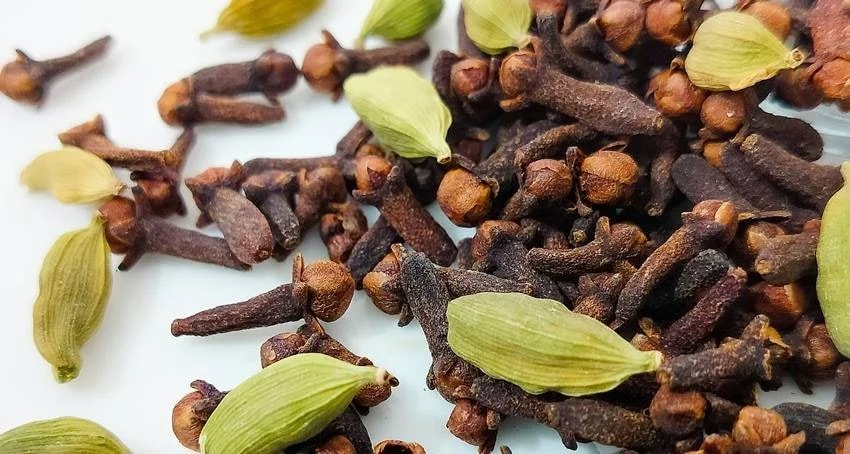 clove water at night before sleep 