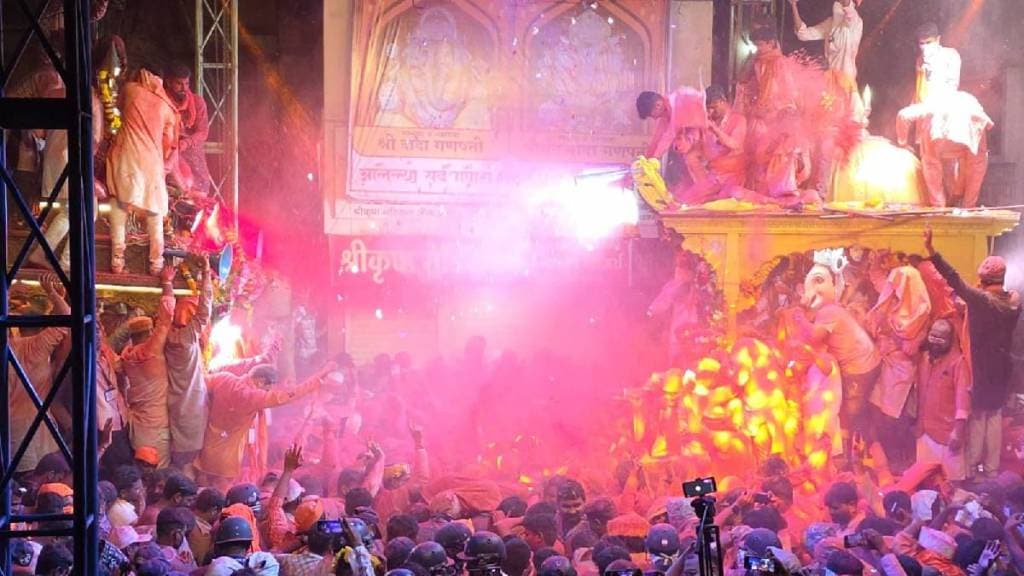 meeting of the chariot festival of Dada Ganapati and Baba Ganapati