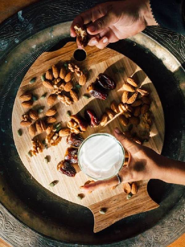 dates soaked in milk, benefits of dates and milk