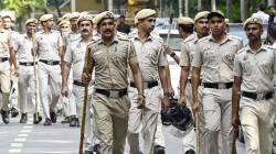 संक्षिप्त : दिल्ली दंगल प्रकरणी पोलिसांना नोटीस