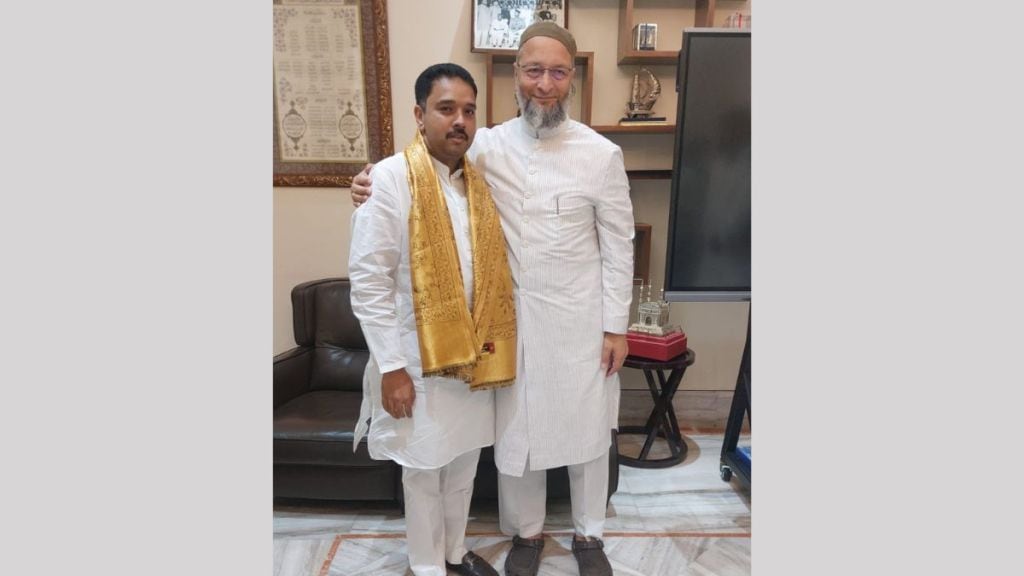dhule ncp leader irshadbhai jahagirdar join aimim politics before civic polls