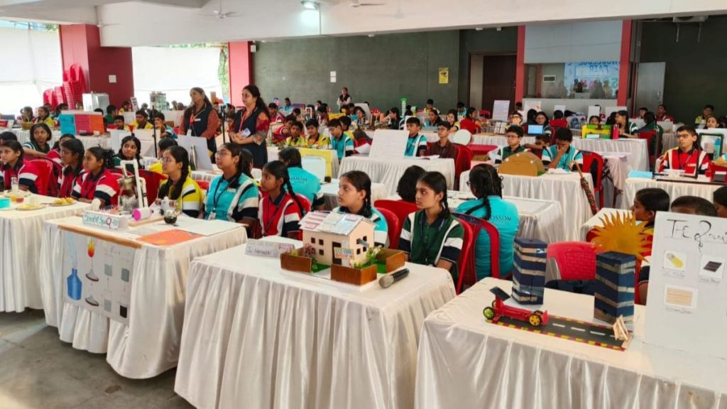 dombivli blossom international school students present 702 projects in knowledge fair exhibition