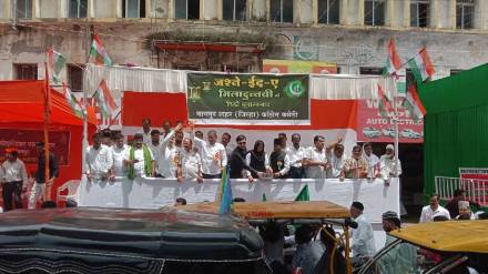 MLA Thackeray, Vanjari welcome the celebration of Eid Miladunnabi