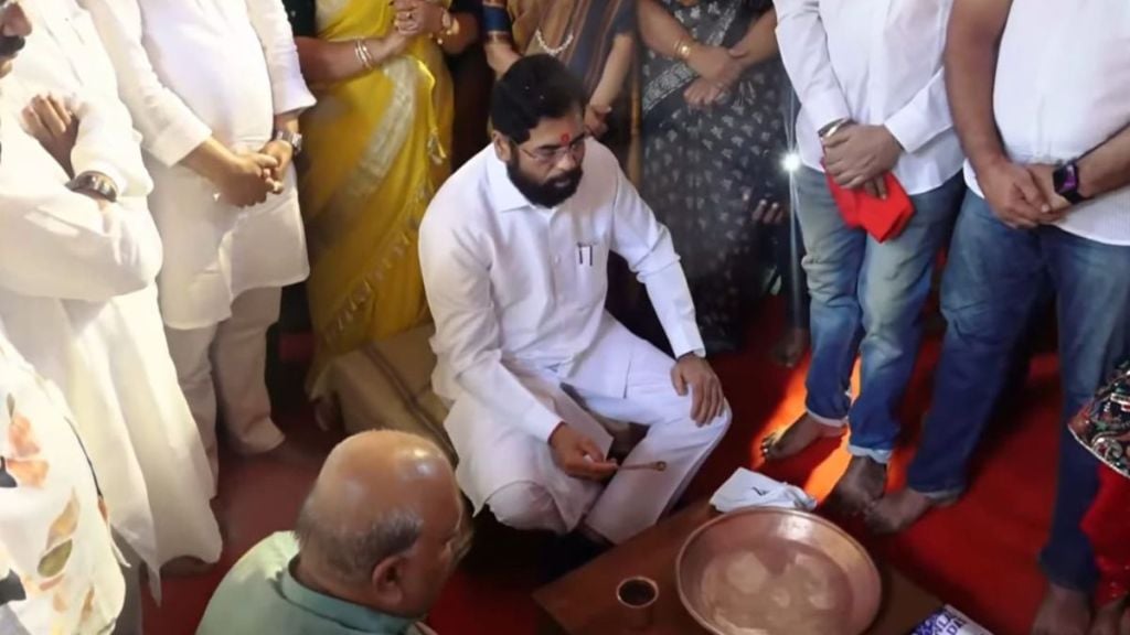 thane navratri preparations anand dighe tradition eknath shinde mandap poojan