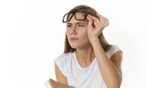 five everyday habits that damage the eyesight and three vitamins that naturally improve vision