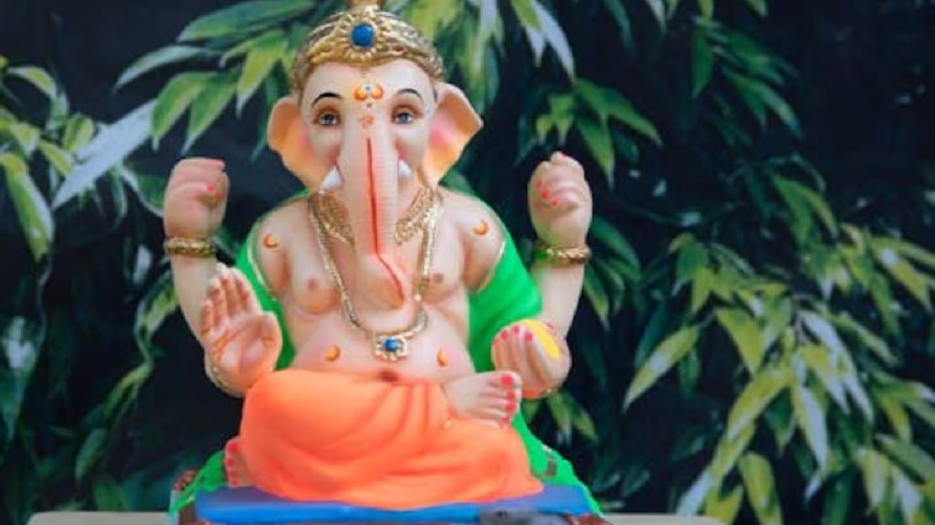 loksatta editorial Ganesh drinking milk Miracle Science behind the idols sipping milk and rumours on social media