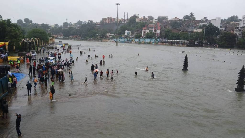 A youth from Jalgaon drowned in godavari during visarjan