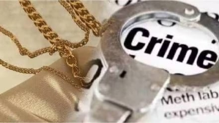 gold chain was stolen by breaking into a shop Panvel news