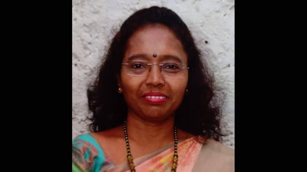 Accident due to potholes at Sindhudurg district headquarters, death of female government official