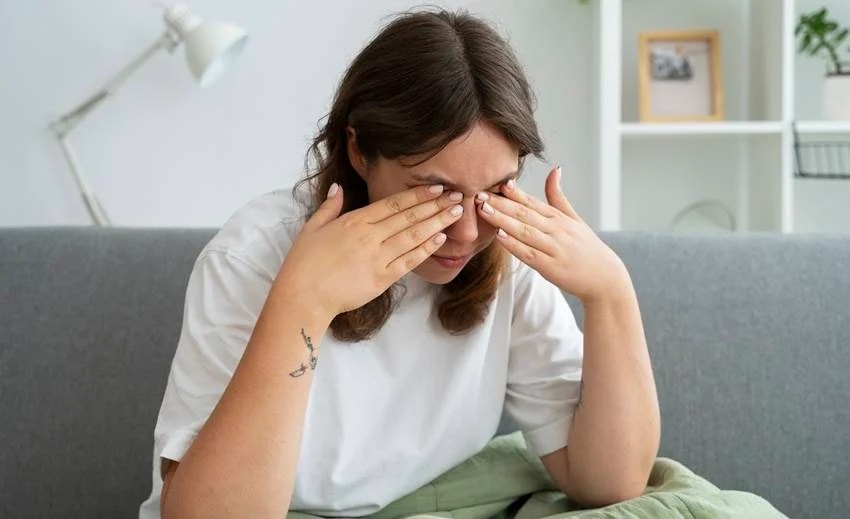 five everyday habits that damage the eyesight and three vitamins that naturally improve vision