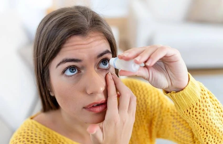 five everyday habits that damage the eyesight and three vitamins that naturally improve vision