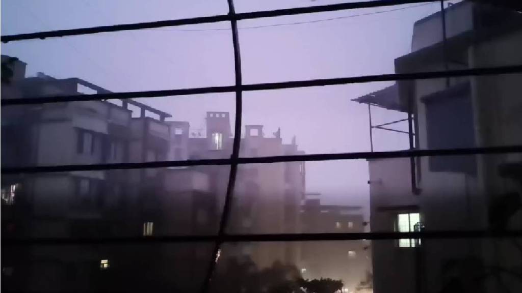 Heavy rains begin in Vasai Virar with thunder and lightning