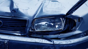 Chembur car accident, Sindhi Society, speeding Audi accident, vehicle damage Chembur, Mumbai traffic incident,