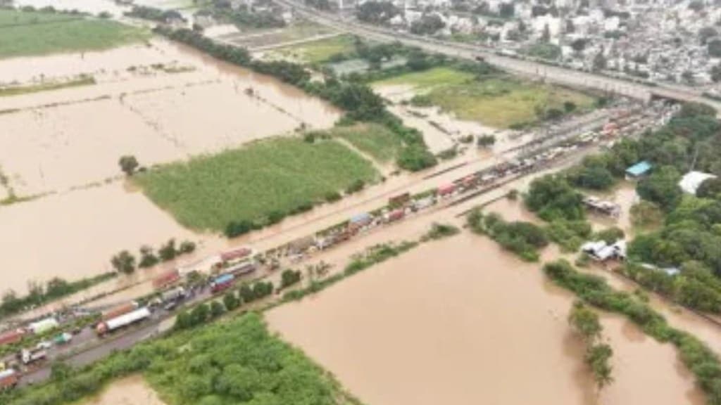Heavy rain in Solapur district Heavy rain in Solapur district