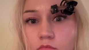 Does putting claw clip on eyebrow cure headache