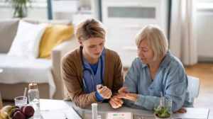 Diabetes : पहाटे ३ वाजता साखरेचं प्रमाण किती असतं? डॉक्टर याच वेळी तपासणी करायला का सांगतात?