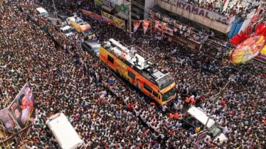 At the rally of Tamilaga Vettri Kazhagam president and actor Vijay in Namakkal district, Tamil Nadu, Saturday. (PTI)