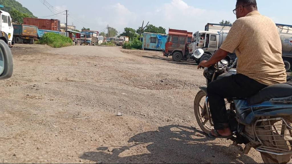 Gavan-Jasai road is potholed