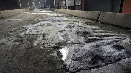 Potholes filled with Mastec asphalt technology on Katai Nilje flyover Potholes filled with Mastec asphalt technology on Katai Nilje flyover