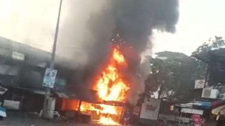 massive fire broke out KGN biryani shop Lodha Palava Kalyan traffic chaos Shilphata road