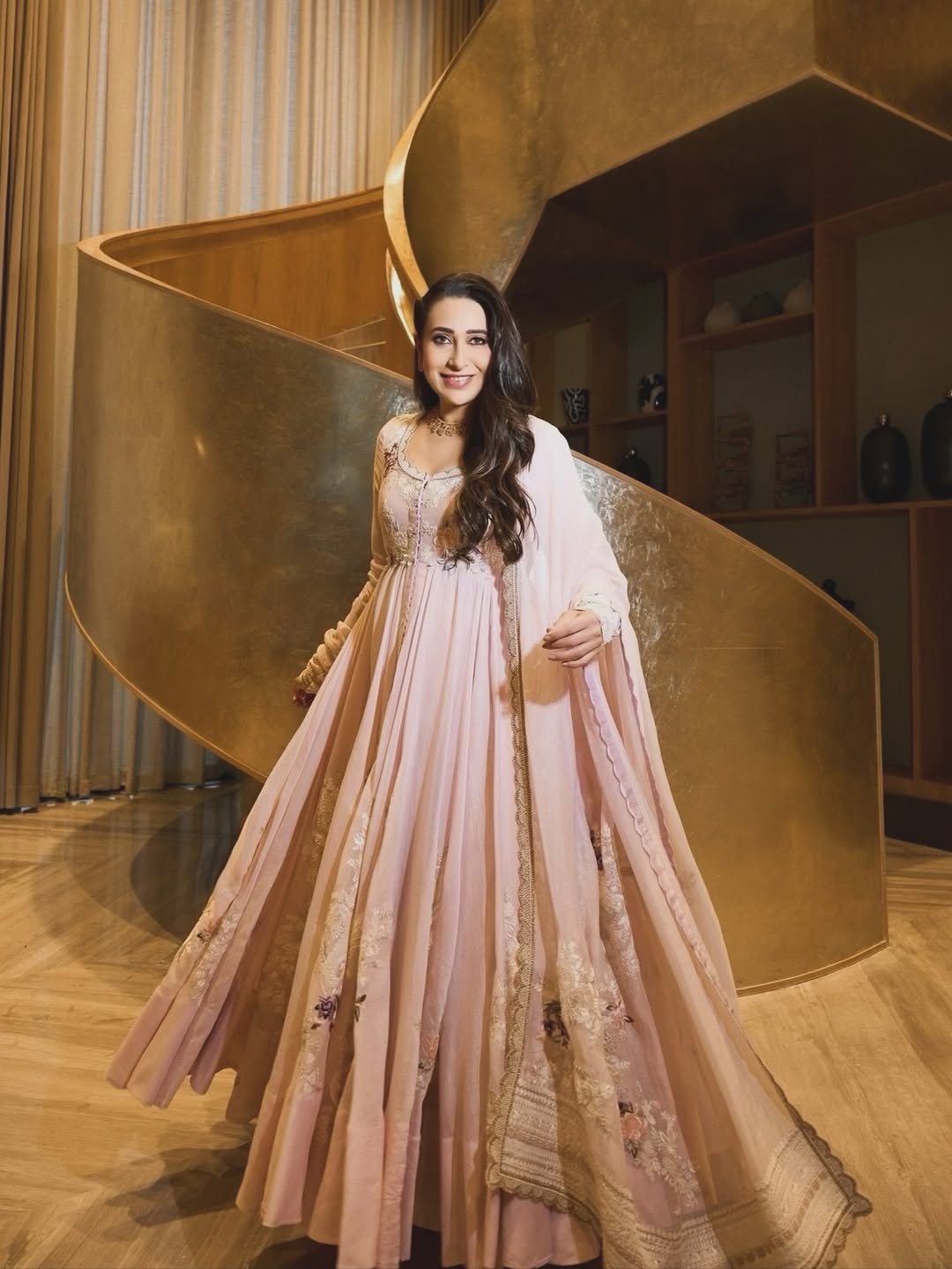 karisma kapoor wants share in ex husband property