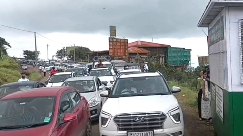 kas plateau flower festival traffic jam as tourists flock in satara huge crowd