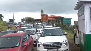 kas plateau flower festival traffic jam as tourists flock in satara huge crowd