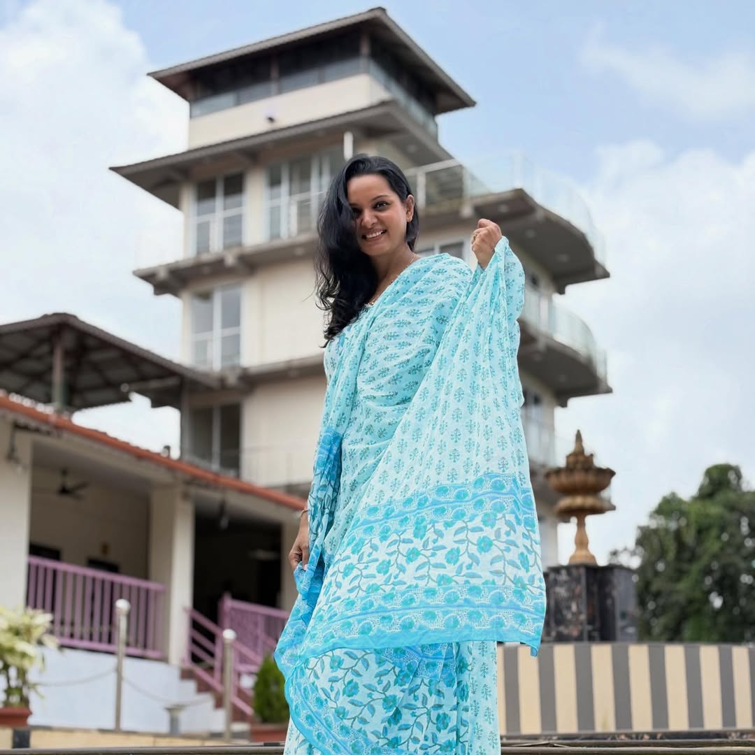 marathi actress khushboo tawde celebrated birthday in kokan with family