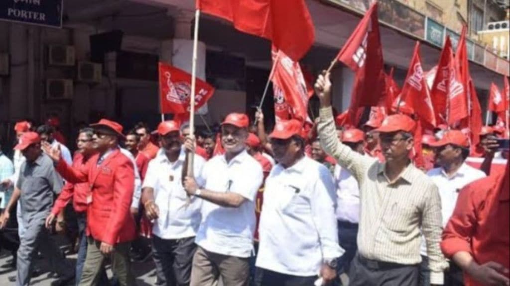 labour unions protest maharashtra government extends workers shift to 12 hours