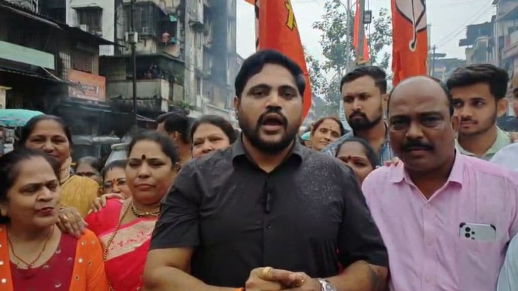 Maharashtra News Update : कल्याण-डोंबिवलीत पाय ठेवू देणार नाही; संजय राऊतांविरोधात शिंदेंच्या शिवसेनेचे कार्यकर्ते आक्रमक Maharashtra News Update : कल्याण-डोंबिवलीत पाय ठेवू देणार नाही; संजय राऊतांविरोधात शिंदेंच्या शिवसेनेचे कार्यकर्ते आक्रमक