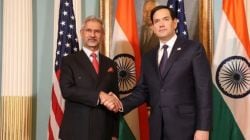 S Jaishankar meets US Secretary : एस. जयशंकर यांनी घेतली अमेरिकेच्या परराष्ट्र मंत्र्यांची भेट! टॅरिफ आणि H-1B व्हिसा शुल्क वाढीनंतर पहिल्यांदाच चर्चा