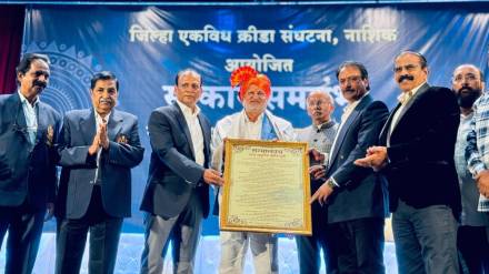 Minister Manik Kokate felicitated