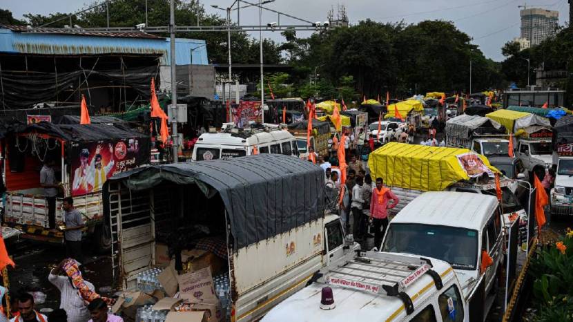 maratha morcha mumbai csmt traffic