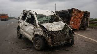 lalbaugcha raja darshan gujarat vehicle accident mumbai ahmedabad highway Mumbai news