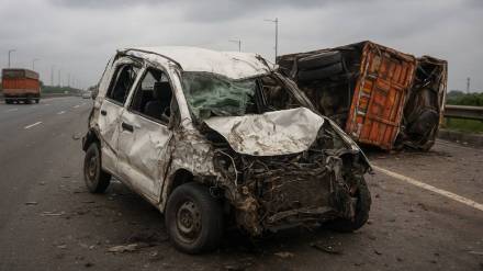 lalbaugcha raja darshan gujarat vehicle accident mumbai ahmedabad highway Mumbai news