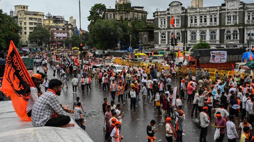 mumbai maratha morcha