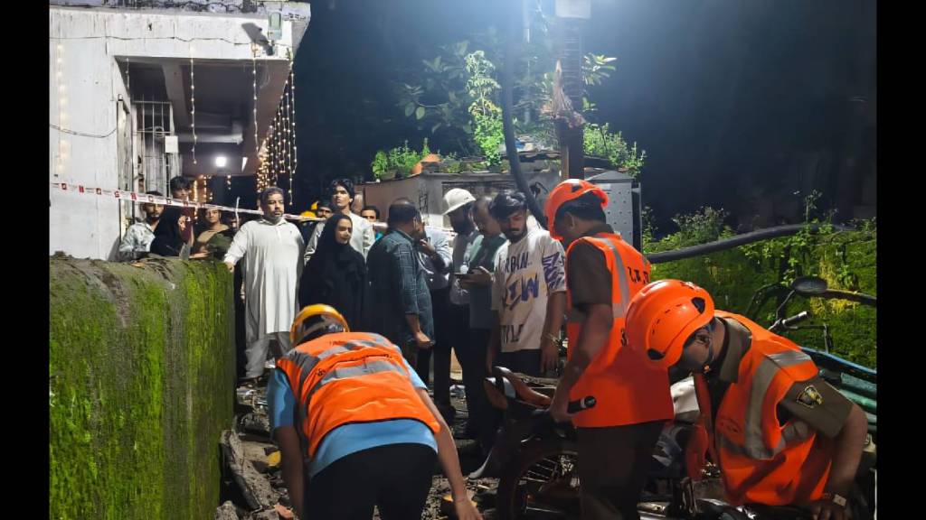The structure of a building in Lucky Compound in Mumbra collapsed