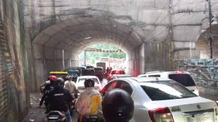 Traffic jam again after heavy rains, water accumulated under the subway