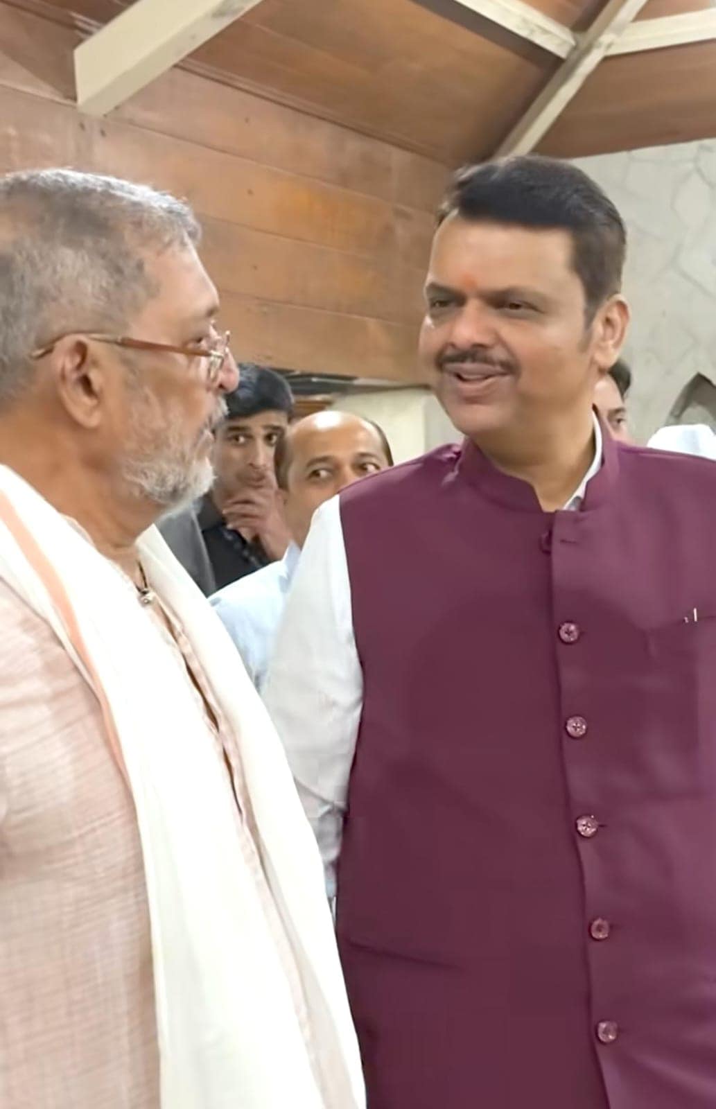 cm devendra fadnavis visit nana patekar home for ganpati festival