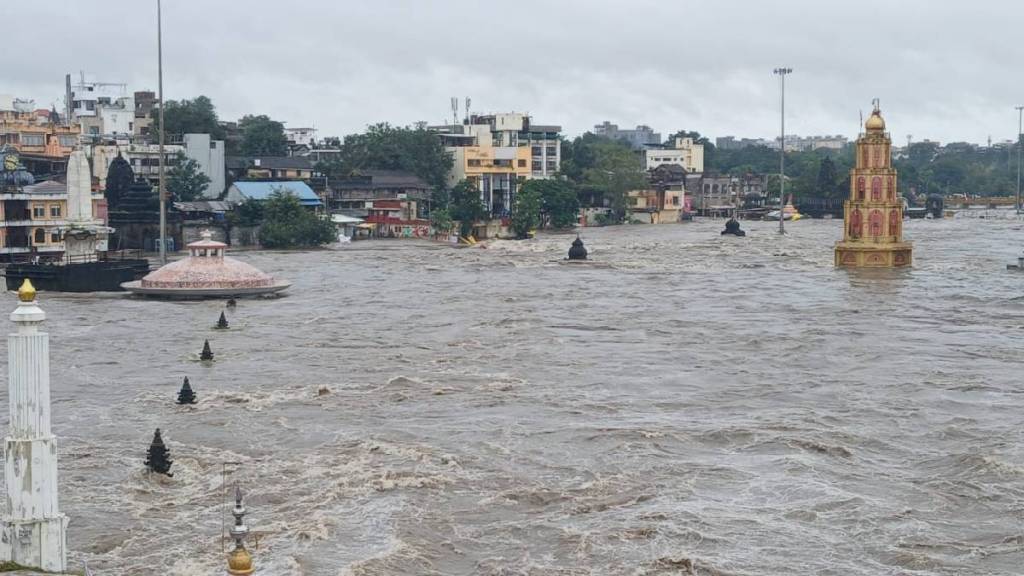 Rains lashed Nashik district, three people died