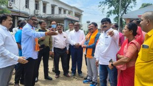 Thackeray group warns Dhule District Hospital about unsanitary conditions and inconvenience