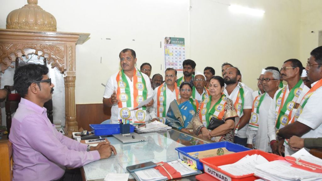 ncp protest malegaon satana demanding wet drought declaration Maharashtra heavy rain crop loss