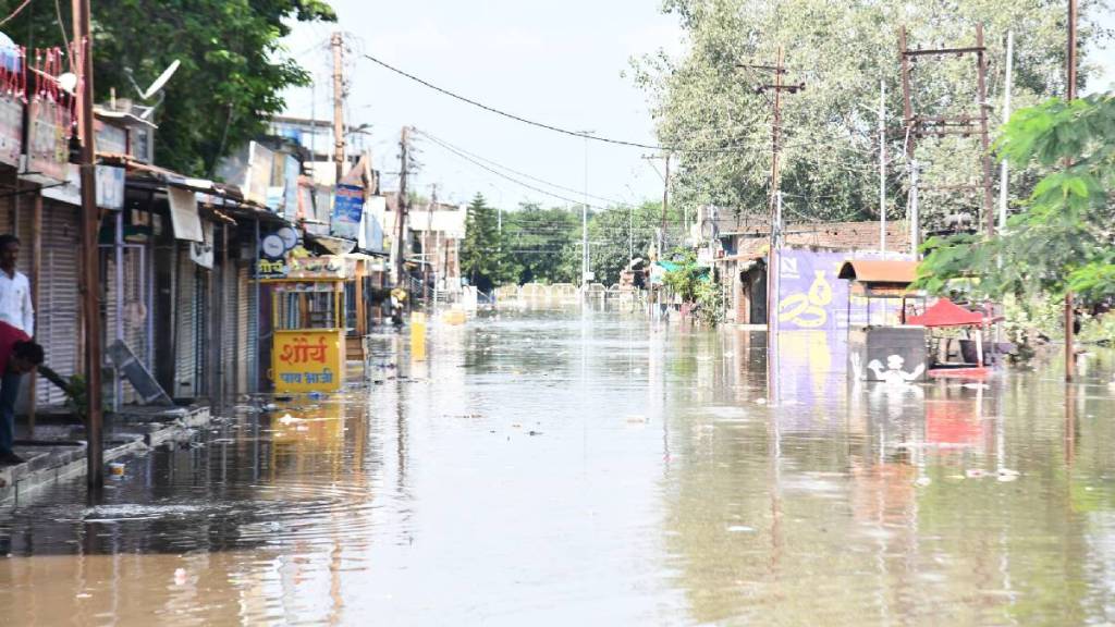 jayakwadi dam water release godavari river paithan and villages flood