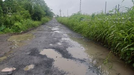 palghar roads damaged overloaded trucks for national projects mineral excavation irregularities surface
