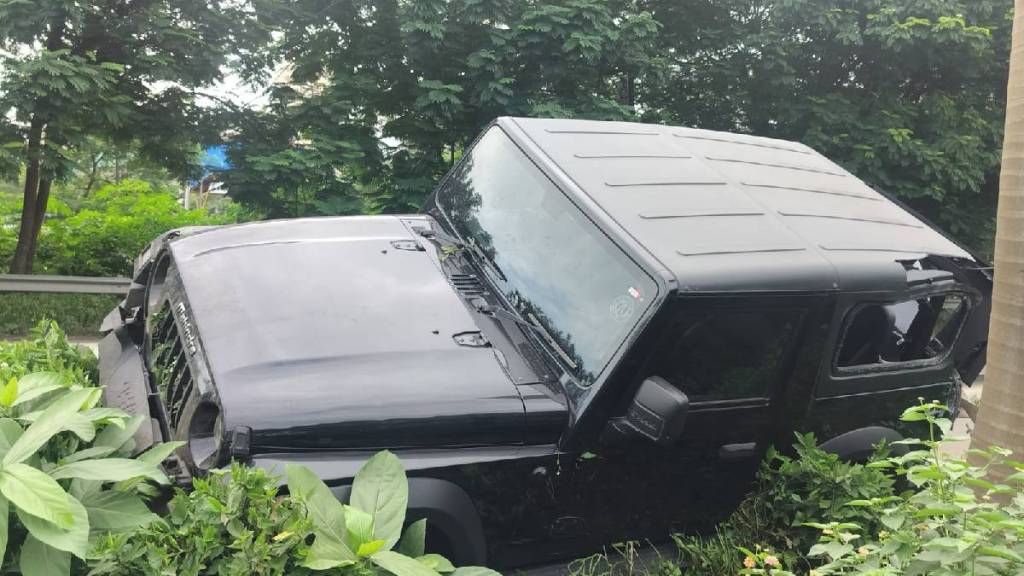 Thar SUV hits divider near Akshar signal