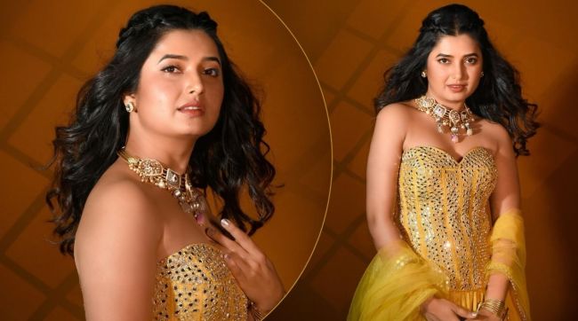 prajakta mali shares special photo in yellow lehenga on social media