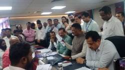 वसई: नागरिकांच्या समस्यांचा भडिमार; लोकदरबारातच मंत्र्यांनी दिला अधिकाऱ्यांना इशारा