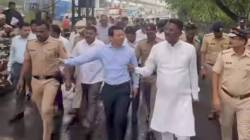 दहिसर पथकर नाक्यावरील कोंडी दूर करण्यासाठी परिवहन मंत्री रस्त्यावर, जुन्या अनधिकृत दुकानावर कारवाईचे निर्देश