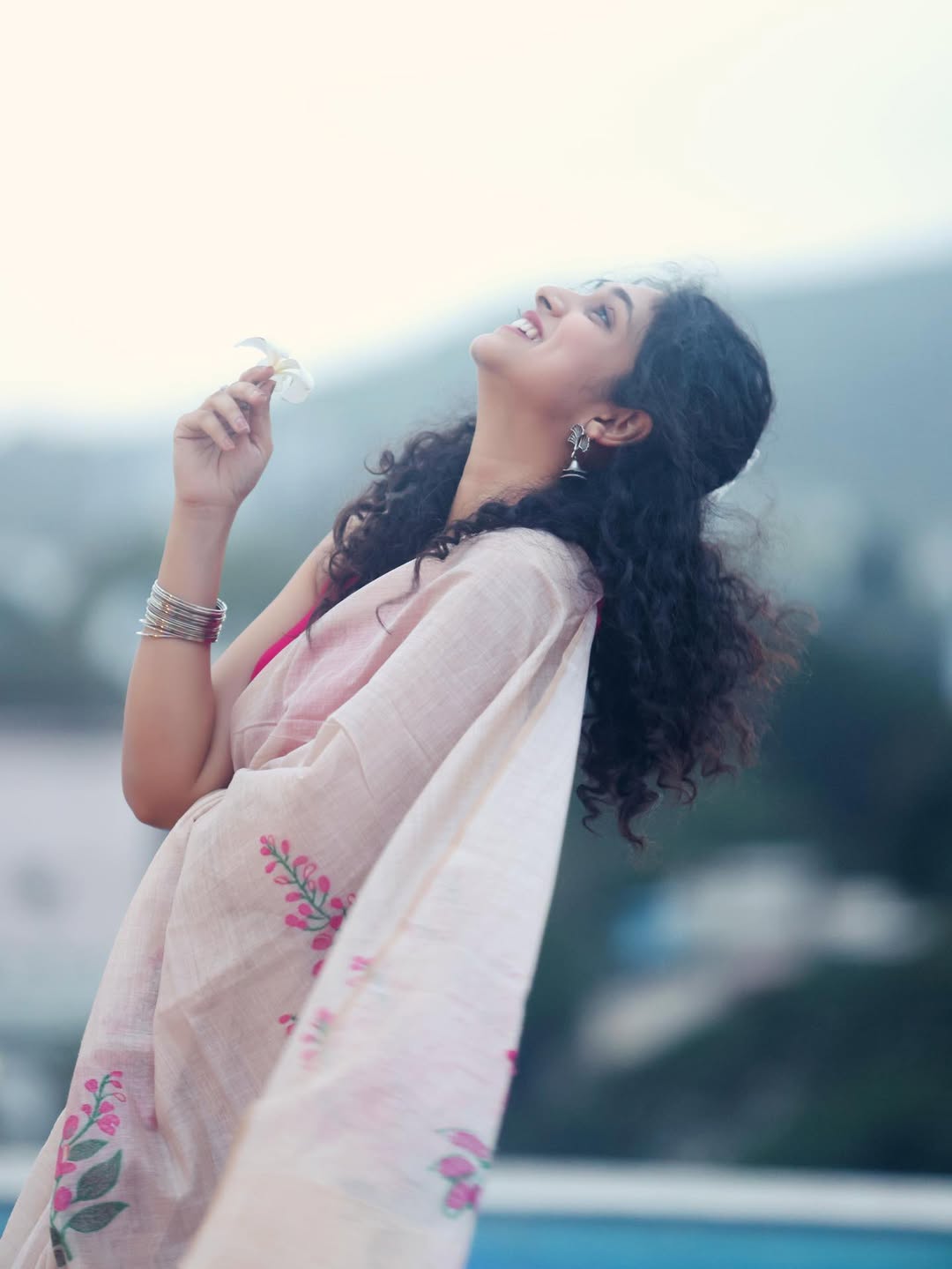 priyadarshini indalkar saree look for dashavtar movie promotions
